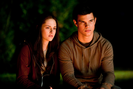 kristen-stewart-taylor-lautner-bella-jacob.jpg